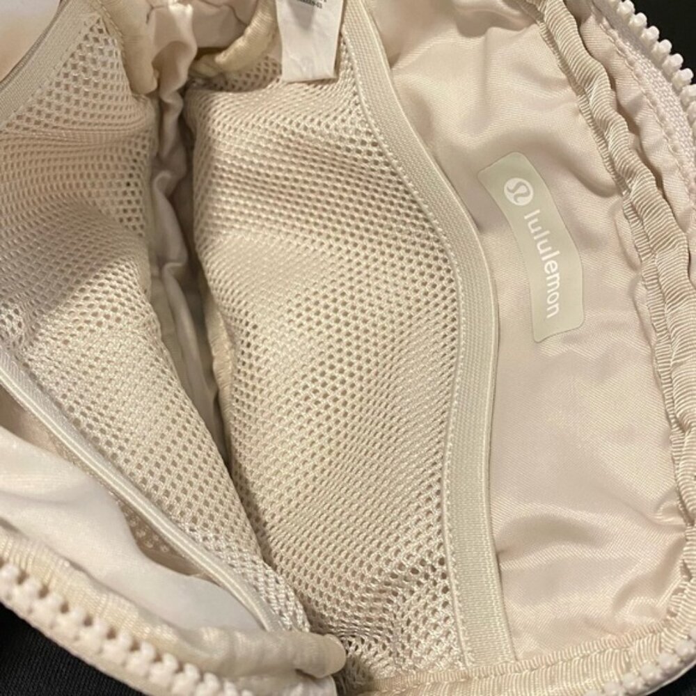 Lululemon Everywhere Belt Bag Light Ivory with Gray/White Striped Strap - Picture 6 of 7